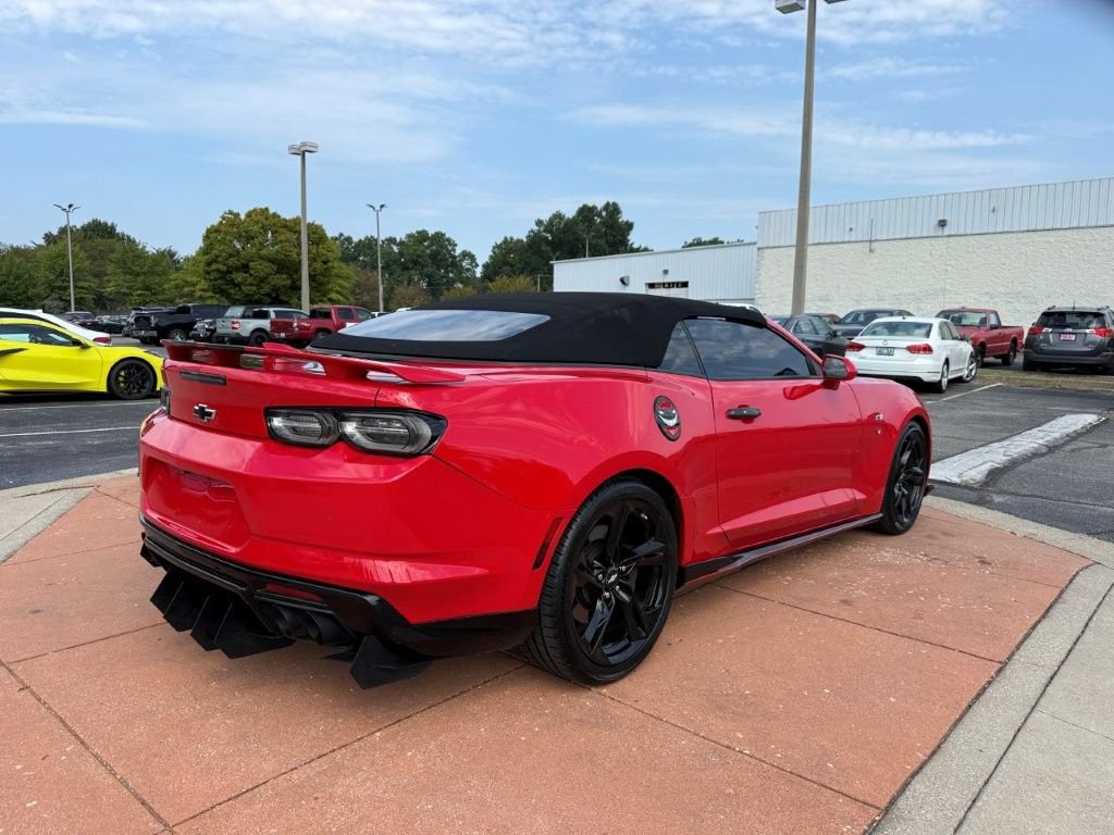 Used 2019 Chevrolet Camaro SS RWD image 6