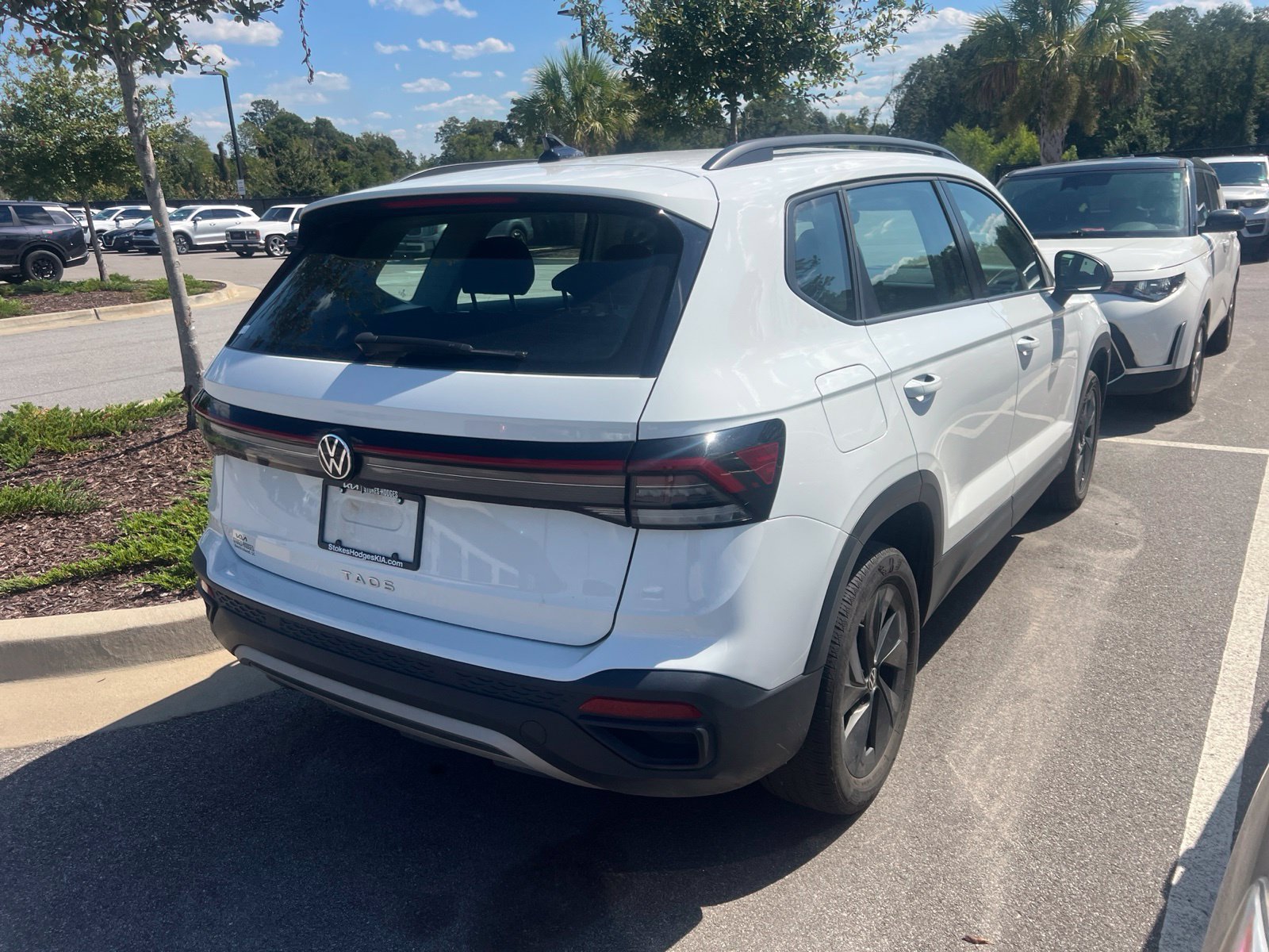 Used 2025 Volkswagen Taos S FWD image 7