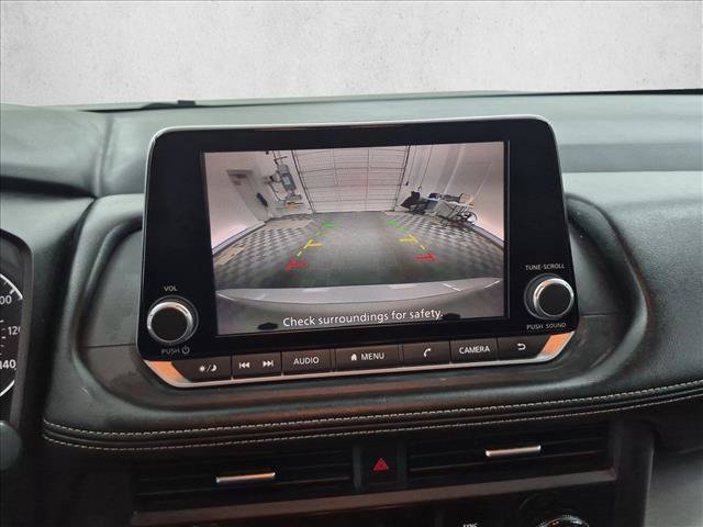 Used 2025 Nissan Rogue SV FWD image 14