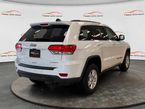 Used 2017 Jeep Grand Cherokee Laredo w/ Quick Order Package 23E AWD/4WD image 10