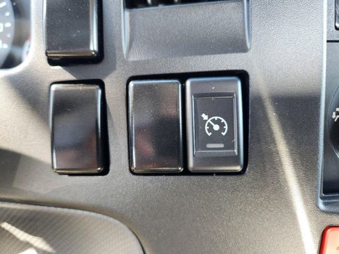 New 2025 Chevrolet Low Cab Forward image 17