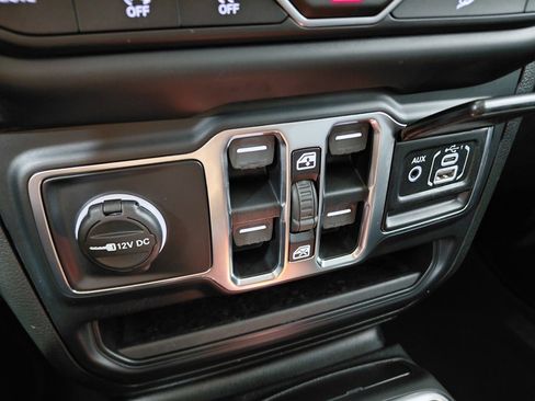 Certified 2019 Jeep Wrangler Unlimited Sahara image 37