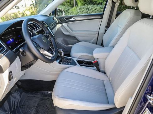 Used 2022 Volkswagen Tiguan SE image 16