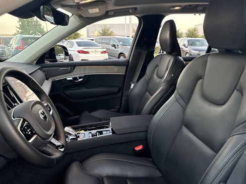 Used 2025 Volvo XC90 T8 Ultra w/ Protection Package Premier AWD/4WD image 20