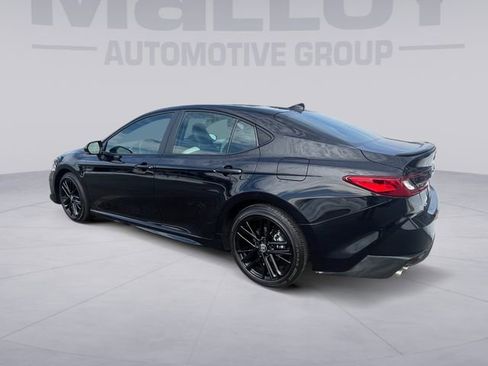 Used 2026 Toyota Camry SE image 3