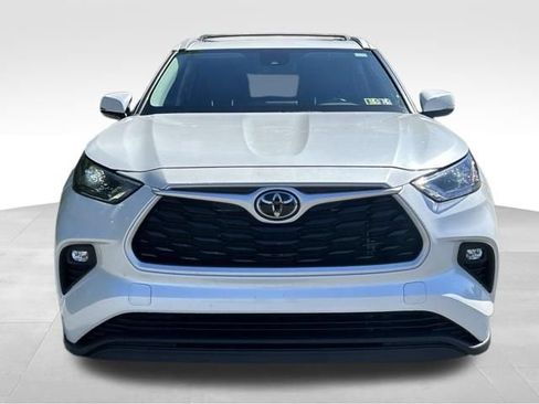 Used 2022 Toyota Highlander XLE AWD/4WD image 8