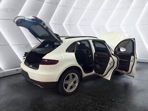 Used 2017 Porsche Macan image 13
