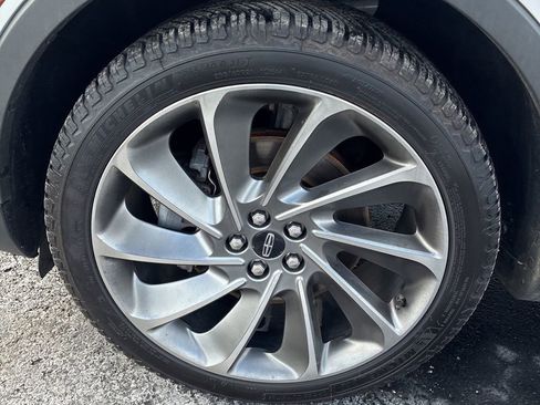 Used 2019 Lincoln Nautilus Reserve w/ Cargo Utility Package image 12