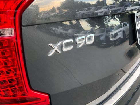 Used 2021 Volvo XC90 T5 Momentum w/ Protection Package Premier image 30