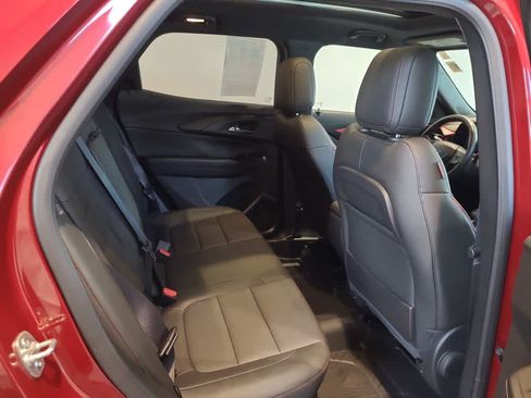 Used 2025 Chevrolet TrailBlazer RS w/ Convenience Package AWD/4WD image 19