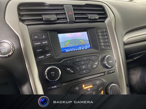 Used 2018 Ford Fusion S image 2