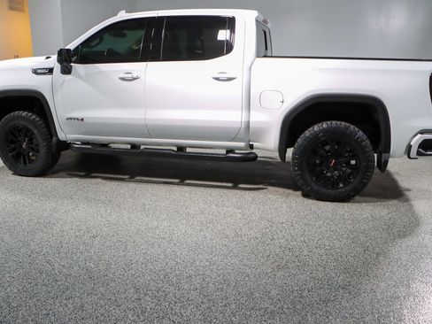 Used 2023 GMC Sierra 1500 AT4 w/ AT4 Preferred Package image 11