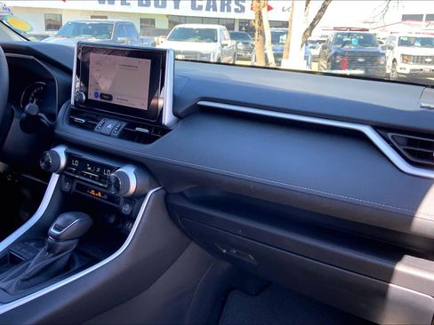 Used 2024 Toyota RAV4 XLE Premium image 18