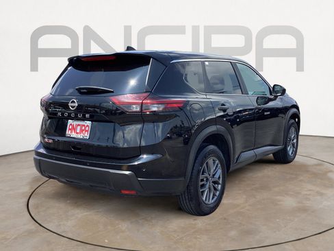 Used 2024 Nissan Rogue S FWD image 14