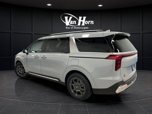 Used 2026 Kia Carnival SX FWD image 5