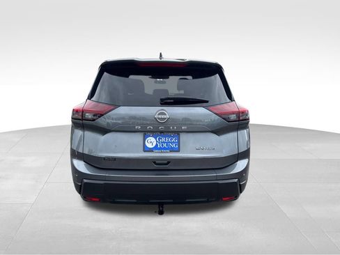 Used 2024 Nissan Rogue SV image 5