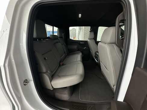 Used 2021 GMC Sierra 1500 SLT w/ SLT Premium Plus Package AWD/4WD image 26