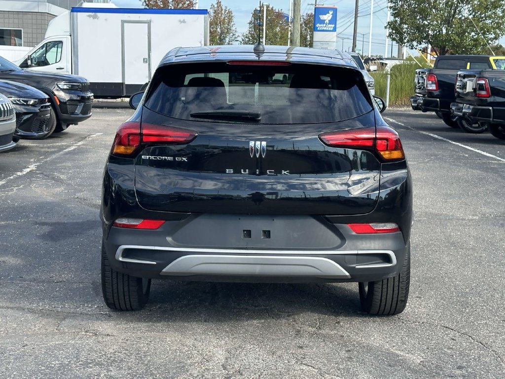 Used 2024 Buick Encore GX Preferred w/ Comfort Package FWD image 5
