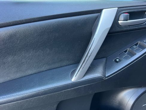 Used 2011 MAZDA MAZDA3 s Grand Touring FWD image 12