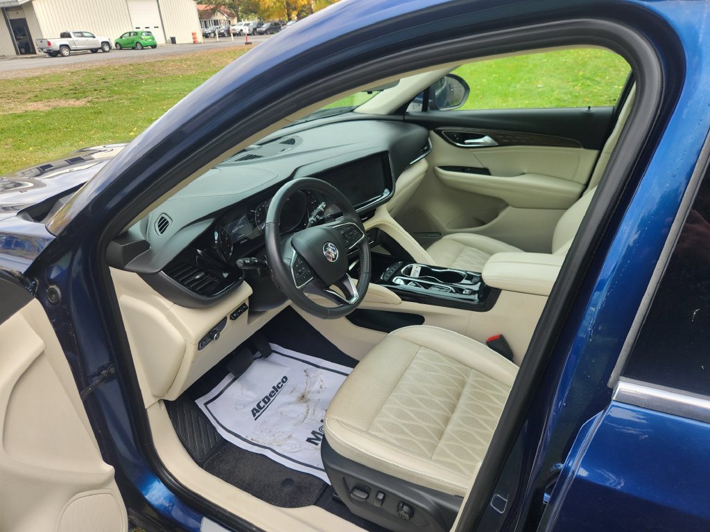 Used 2022 Buick Envision Avenir w/ Technology Package II AWD/4WD image 17