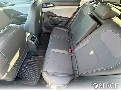 Used 2024 Volkswagen Taos SE FWD image 14