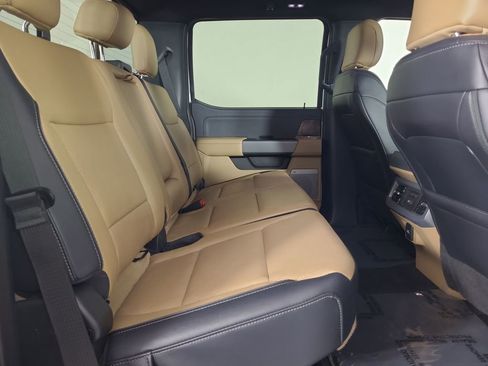 Used 2025 Ford F350 Lariat w/ Chrome Package image 23