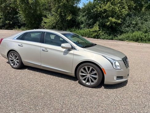 Used 2013 Cadillac XTS Luxury w/ Driver Awareness Package FWD image 10