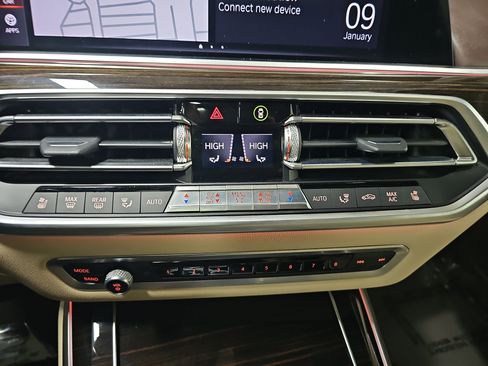 Used 2019 BMW X5 xDrive50i w/ Executive Package image 23