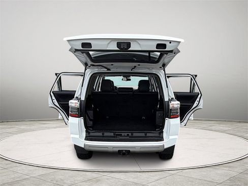 Used 2018 Toyota 4Runner TRD Off-Road Premium image 47