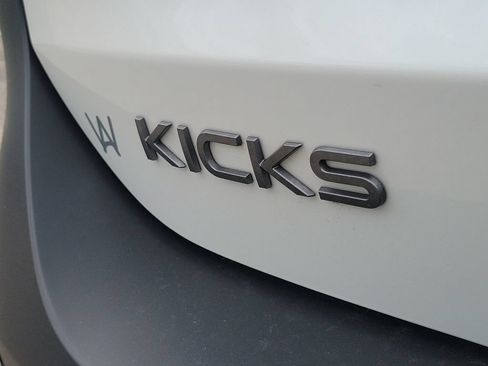 Used 2025 Nissan Kicks SR AWD/4WD image 6