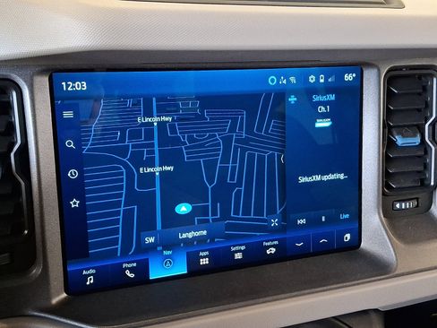 Used 2024 Ford Bronco Wildtrak image 16