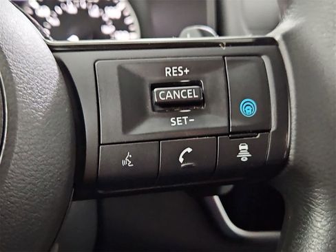 Used 2021 Nissan Rogue SV image 24