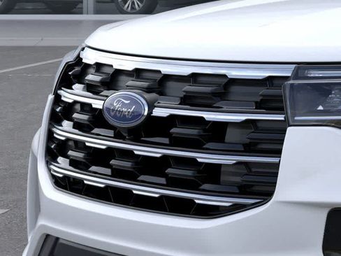 Used 2026 Ford Explorer Active w/ Active Comfort Package AWD/4WD image 17
