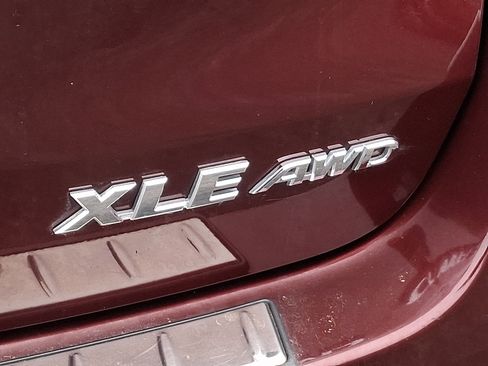 Used 2018 Toyota Highlander XLE w/ Protection Package #3 image 31