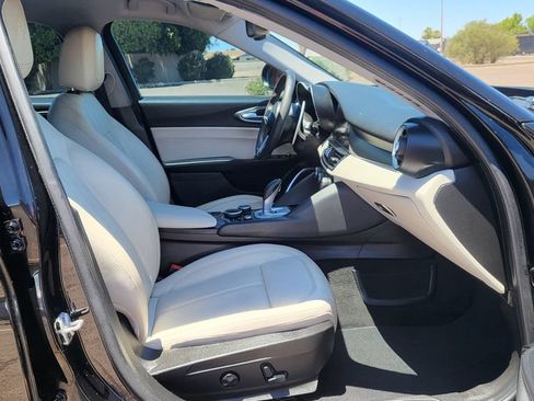 Used 2019 Alfa Romeo Giulia AWD w/ Quick Order Package 22J Sport image 19