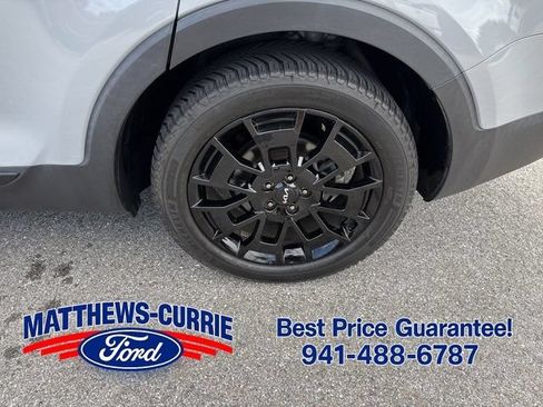 Used 2022 Kia Telluride EX w/ EX Premium Package AWD/4WD image 16