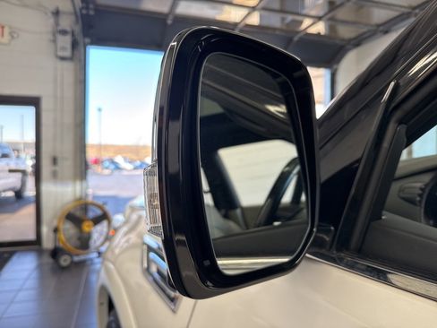 Used 2021 INFINITI QX80 Sensory w/ All-Season Package image 16