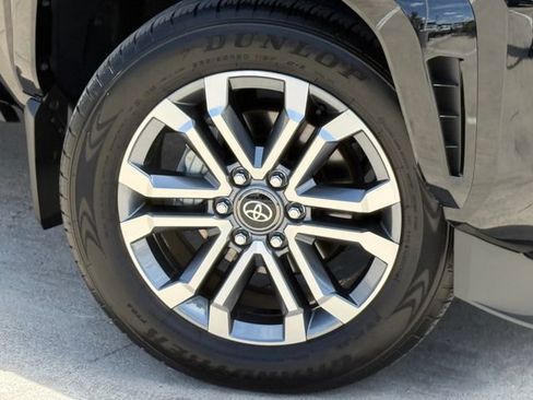 Used 2025 Toyota 4Runner Limited AWD/4WD image 2