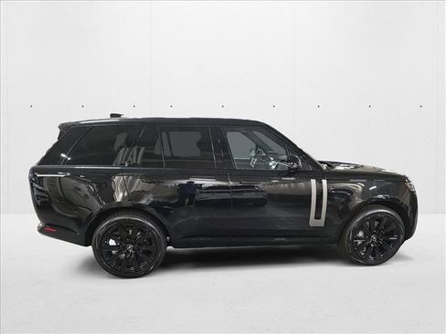New 2025 Land Rover Range Rover SE image 4