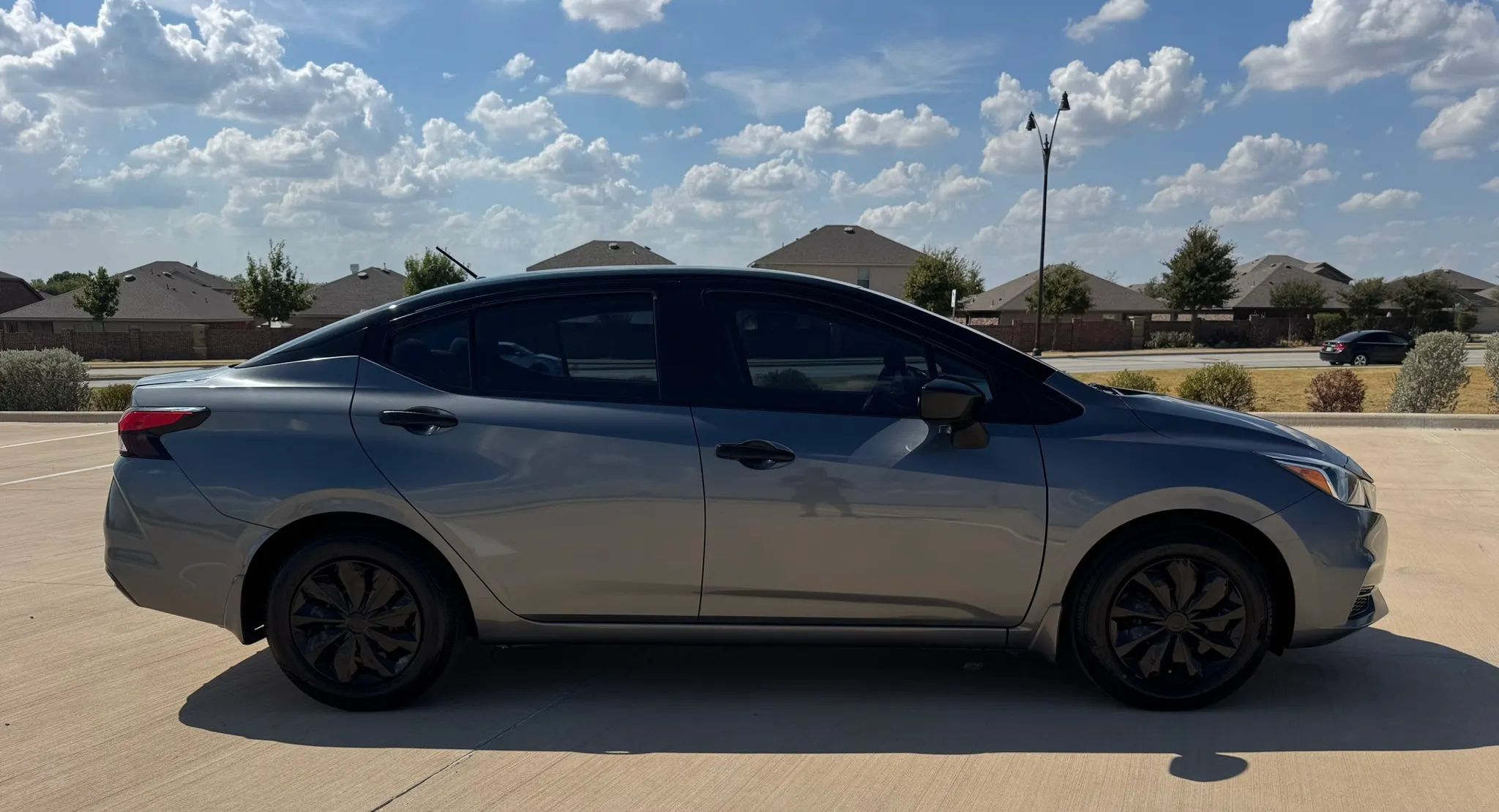 Used 2021 Nissan Versa S FWD image 9