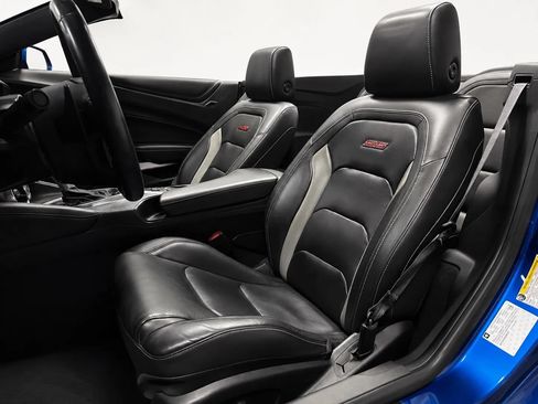 Used 2017 Chevrolet Camaro SS RWD image 17