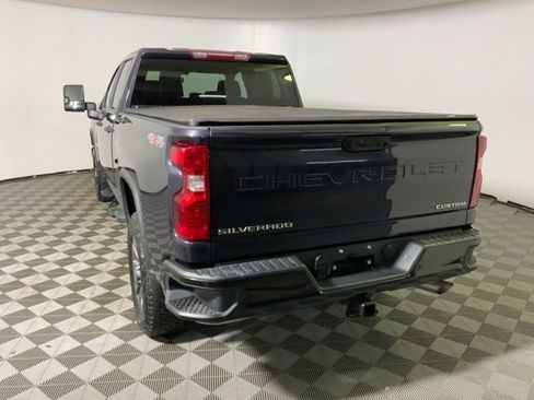 Used 2024 Chevrolet Silverado 2500 Custom w/ Custom Value Package image 10