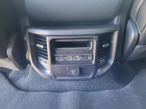Used 2025 RAM 1500 Laramie AWD/4WD image 34
