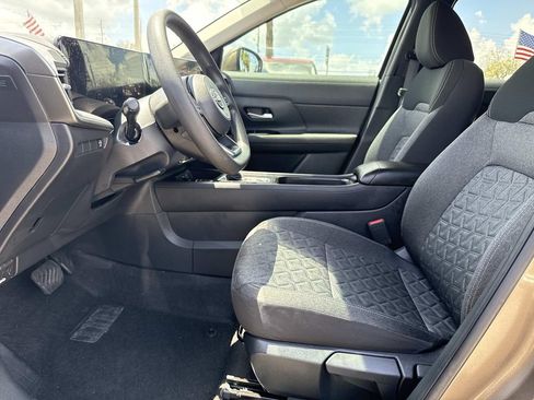 Certified 2025 Nissan Kicks SV FWD image 18