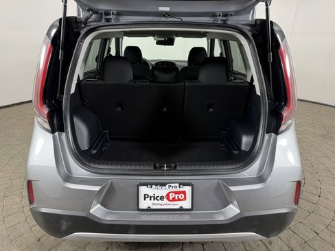 Used 2025 Kia Soul LX FWD image 7