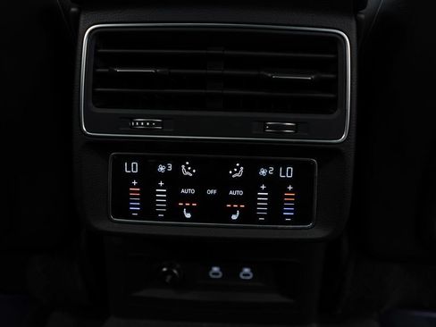 Used 2023 Audi Q8 Premium Plus w/ Premium Plus Package AWD/4WD image 15