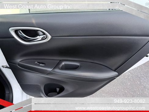 Used 2019 Nissan Sentra SR w/ Premium Package (SR) FWD image 13