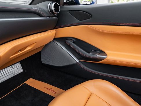 Used 2019 Ferrari Portofino image 24