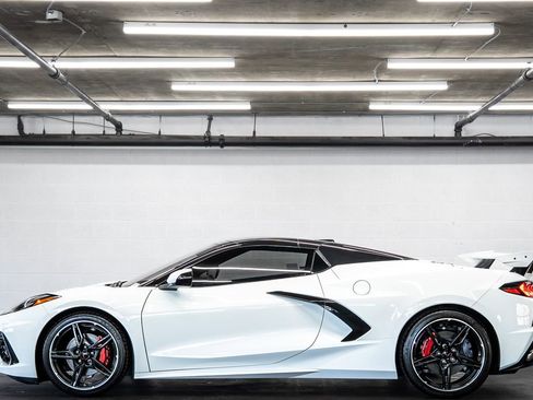 Used 2024 Chevrolet Corvette Stingray Convertible w/ 1LT image 3