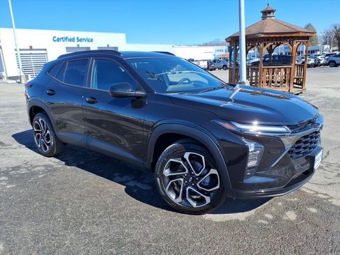 New 2026 Chevrolet Trax RS w/ Driver Confidence Package image 2